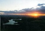 Sonnenuntergang ber Canberra vom Testra Tower (Black Mountain Tower)